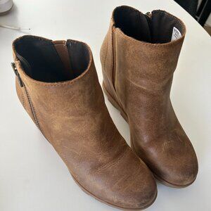 Sorel Women’s Joan of Arctic Wedge ll Chelsea Boots in Brown, Size 8